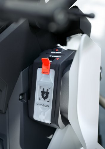 BMW Motorrad Vision CE e-scooter comes with cage