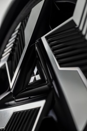 2026 Mitsubishi Eclipse Cross EV revealed – rebadged Renault Scenic for Europe, 600 km WLTP range