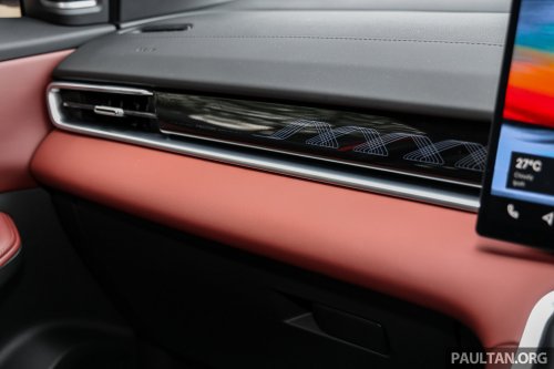 2025 Proton X50 facelift – full gallery of Flagship variant with big spoiler, two-tone interior, sunroof