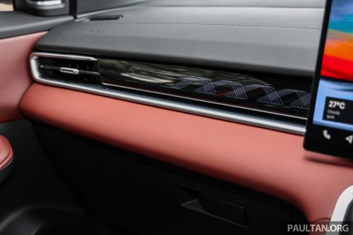 2025 Proton X50 facelift – full gallery of Flagship variant with big spoiler, two-tone interior, sunroof