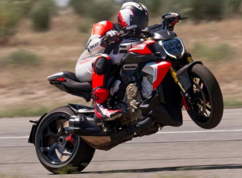 2026 Ducati Diavel V4 RS unveiled, 0-100 in 2.5 secs