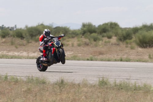 2026 Ducati Diavel V4 RS unveiled, 0-100 in 2.5 secs