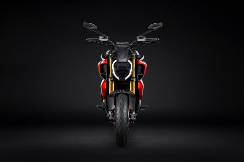 2026 Ducati Diavel V4 RS unveiled, 0-100 in 2.5 secs
