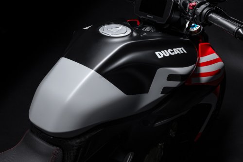 2026 Ducati Diavel V4 RS unveiled, 0-100 in 2.5 secs