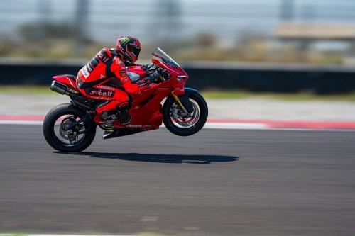 2026 Ducati Panigale V4R – 218 hp, full MotoGP aero