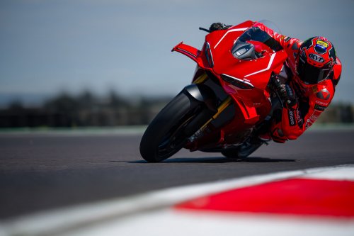 2026 Ducati Panigale V4R – 218 hp, full MotoGP aero