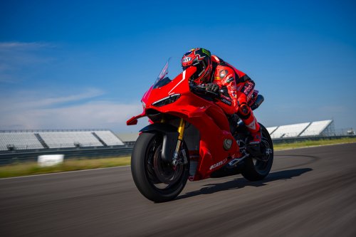 2026 Ducati Panigale V4R – 218 hp, full MotoGP aero