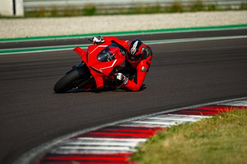 2026 Ducati Panigale V4R – 218 hp, full MotoGP aero