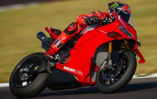 2026 Ducati Panigale V4R – 218 hp, full MotoGP aero