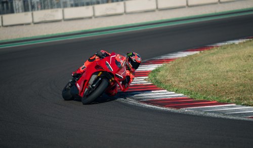 2026 Ducati Panigale V4R – 218 hp, full MotoGP aero