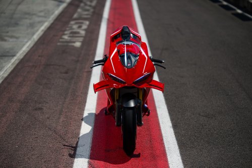 2026 Ducati Panigale V4R – 218 hp, full MotoGP aero