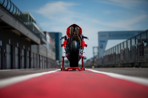 2026 Ducati Panigale V4R – 218 hp, full MotoGP aero