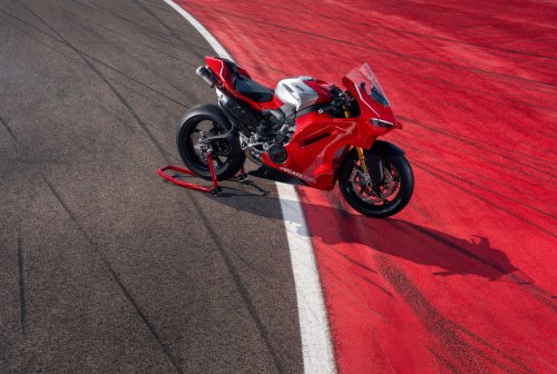 2026 Ducati Panigale V4R – 218 hp, full MotoGP aero