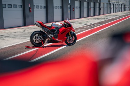 2026 Ducati Panigale V4R – 218 hp, full MotoGP aero