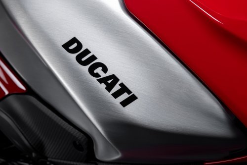 2026 Ducati Panigale V4R – 218 hp, full MotoGP aero