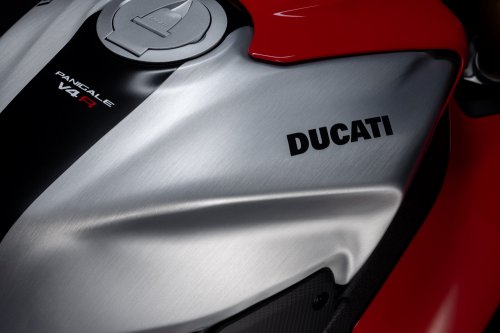2026 Ducati Panigale V4R – 218 hp, full MotoGP aero