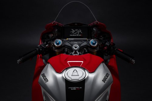 2026 Ducati Panigale V4R – 218 hp, full MotoGP aero