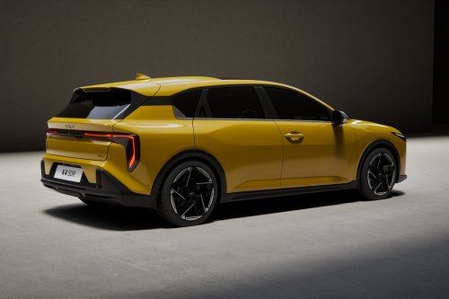 2026 Kia K4 hatchback debuts – 1.0L and 1.6L turbo petrol engines; to go on sale in UK, Australia this year