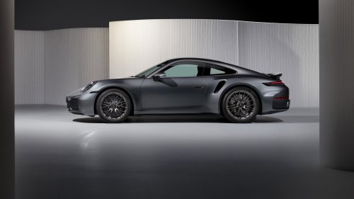 2026 Porsche 911 Turbo S – 992.2 range topper is most powerful 911 ever; 711 PS, 800 Nm T-Hybrid; 0-100 2.5s