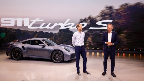 2026 Porsche 911 Turbo S – 992.2 range topper is most powerful 911 ever; 711 PS, 800 Nm T-Hybrid; 0-100 2.5s
