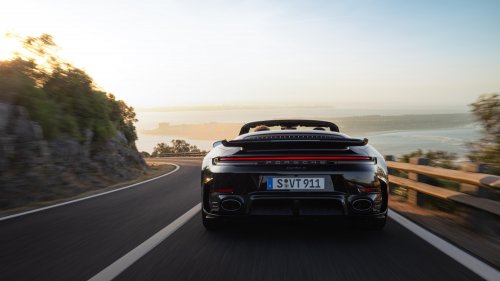 2026 Porsche 911 Turbo S – 992.2 range topper is most powerful 911 ever; 711 PS, 800 Nm T-Hybrid; 0-100 2.5s