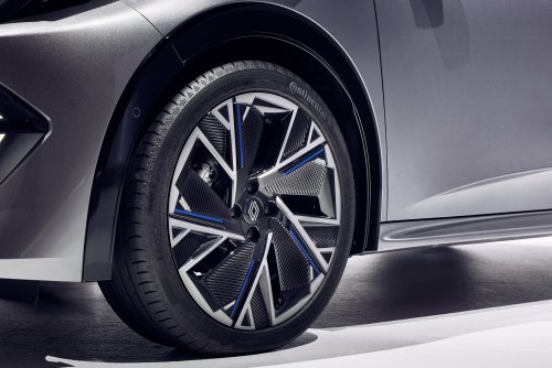 2026 Renault Clio debuts – sixth-gen is larger, gets more expressive styling; hybrid, petrol, LPG engines