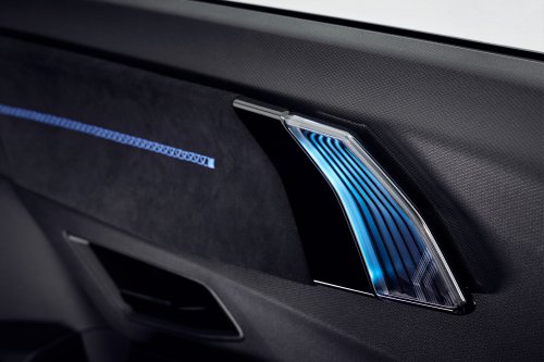 2026 Renault Clio debuts – sixth-gen is larger, gets more expressive styling; hybrid, petrol, LPG engines