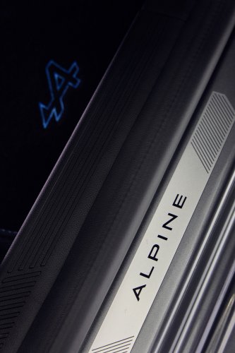 2026 Renault Clio debuts – sixth-gen is larger, gets more expressive styling; hybrid, petrol, LPG engines