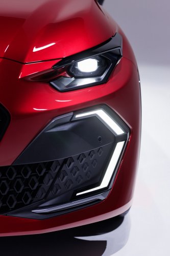 2026 Renault Clio debuts – sixth-gen is larger, gets more expressive styling; hybrid, petrol, LPG engines