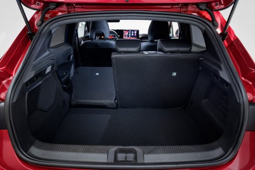 2026 Renault Clio debuts – sixth-gen is larger, gets more expressive styling; hybrid, petrol, LPG engines