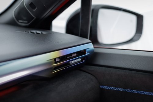 2026 Renault Clio debuts – sixth-gen is larger, gets more expressive styling; hybrid, petrol, LPG engines