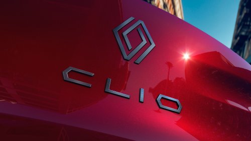 2026 Renault Clio debuts – sixth-gen is larger, gets more expressive styling; hybrid, petrol, LPG engines