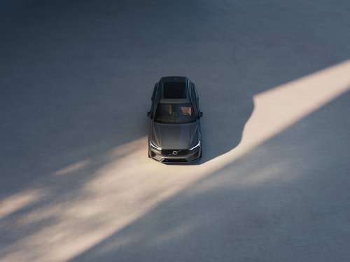 Volvo XC60 eclipses 240 to become the best-selling Volvo ever – over 2.7 million sold across 17 years