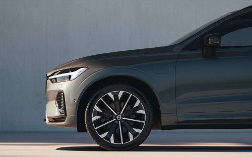 Volvo XC60 eclipses 240 to become the best-selling Volvo ever – over 2.7 million sold across 17 years