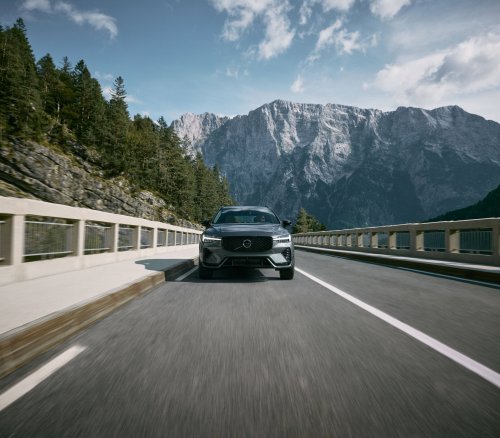 Volvo XC60 eclipses 240 to become the best-selling Volvo ever – over 2.7 million sold across 17 years