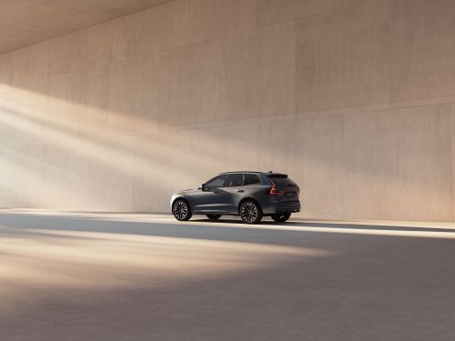 Volvo XC60 eclipses 240 to become the best-selling Volvo ever – over 2.7 million sold across 17 years