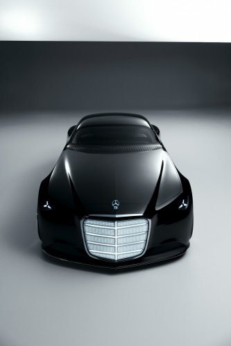 Mercedes-Benz Vision Iconic revealed – luxury coupé concept with massive grille, “hyper-analogue” interior
