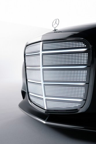 Mercedes-Benz Vision Iconic revealed – luxury coupé concept with massive grille, “hyper-analogue” interior