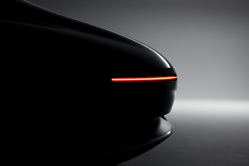 Mercedes-Benz Vision Iconic revealed – luxury coupé concept with massive grille, “hyper-analogue” interior