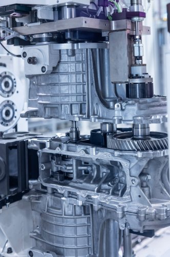 Ferrari Elettrica – brand’s first EV debuts in 2H 2026; 800V tech, active suspension, 1,128 PS, 530 km range