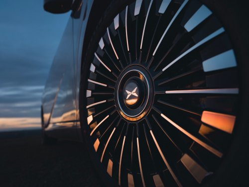 Xpeng X9 PowerX – brand’s first REEV, 1.5T, 0.15 l/100 km FC, 452 km CLTC EV range, 1,602 km total