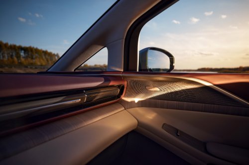 Xpeng X9 PowerX – brand’s first REEV, 1.5T, 0.15 l/100 km FC, 452 km CLTC EV range, 1,602 km total