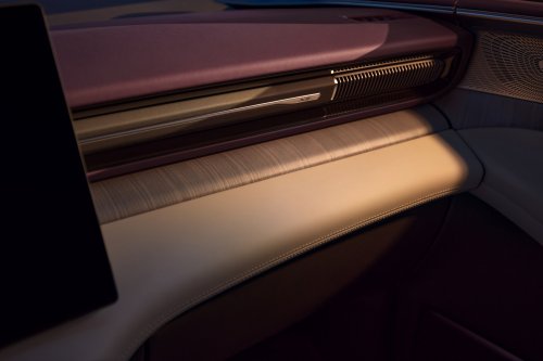 Xpeng X9 PowerX – brand’s first REEV, 1.5T, 0.15 l/100 km FC, 452 km CLTC EV range, 1,602 km total