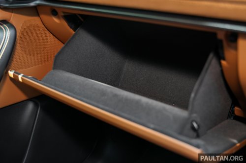 Mazda CX-80 2.5G PHEV AWD in Malaysia – three-row SUV, captain seats, 65 km NEDC EV range; RM297k