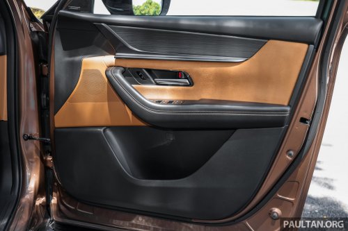 Mazda CX-80 2.5G PHEV AWD in Malaysia – three-row SUV, captain seats, 65 km NEDC EV range; RM297k