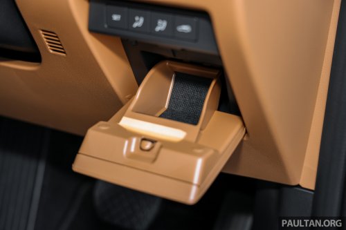 Mazda CX-80 2.5G PHEV AWD in Malaysia – three-row SUV, captain seats, 65 km NEDC EV range; RM297k