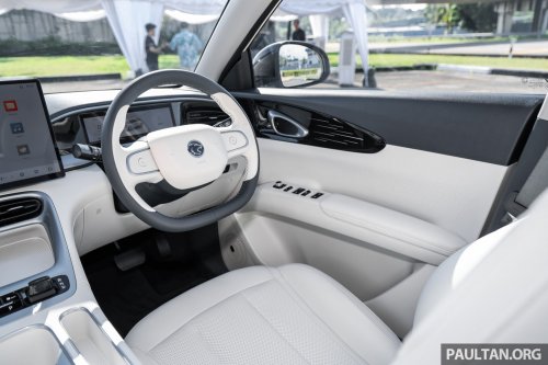 2027 Geely Xingyuan/EX2 spied – new wheels, column shifter; more range for Proton eMas 5 twin?