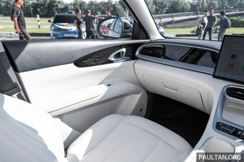 2027 Geely Xingyuan/EX2 spied – new wheels, column shifter; more range for Proton eMas 5 twin?