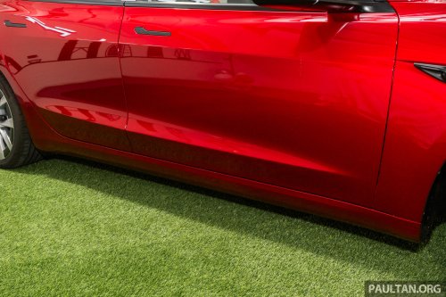 2026 Tesla Model 3 Long Range RWD in Malaysia – 750 km WLTP, indicator stalk, black badges, RM185k