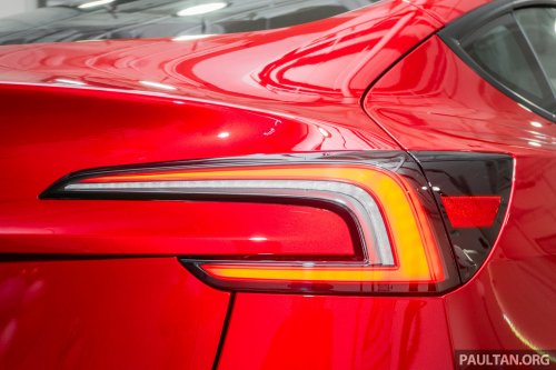 2026 Tesla Model 3 Long Range RWD in Malaysia – 750 km WLTP, indicator stalk, black badges, RM185k